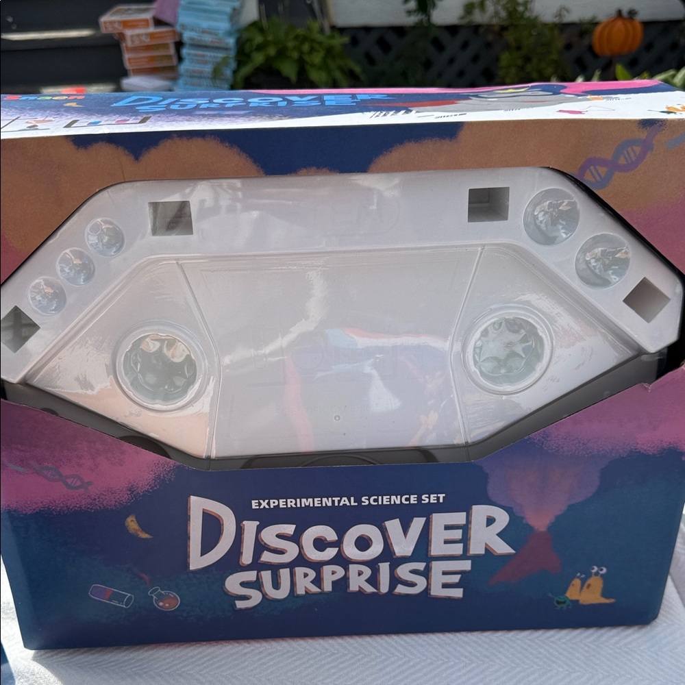 White VR Headset